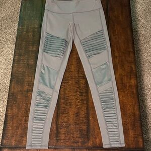 Alo Yoga Gray Ribbed Leggings sz Small